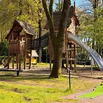 Üdülőpark Veluwshof Holidays Luxe With Private Jacuzzi's - Swimmingpool - Tennis Court - Bowling - Supermarket And Children Entertainment Hoenderloo