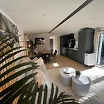 Veluwshof Holidays Luxe With Private Jacuzzi's - Swimmingpool - Tennis Court - Bowling - Supermarket And Children Entertainment Holiday park Hoenderloo