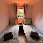 Veluwshof Holidays Luxe With Private Jacuzzi's - Swimmingpool - Tennis Court - Bowling - Supermarket And Children Entertainment Üdülőpark Hoenderloo