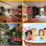 Village de vacances Veluwshof Holidays Luxe With Private Jacuzzi's - Swimmingpool - Tennis Court - Bowling - Supermarket And Children Entertainment
