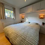 Holiday park Veluwshof Holidays Luxe With Private Jacuzzi's - Swimmingpool - Tennis Court - Bowling - Supermarket And Children Entertainment *