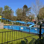 Veluwshof Holidays Luxe With Private Jacuzzi's - Swimmingpool - Tennis Court - Bowling - Supermarket And Children Entertainment