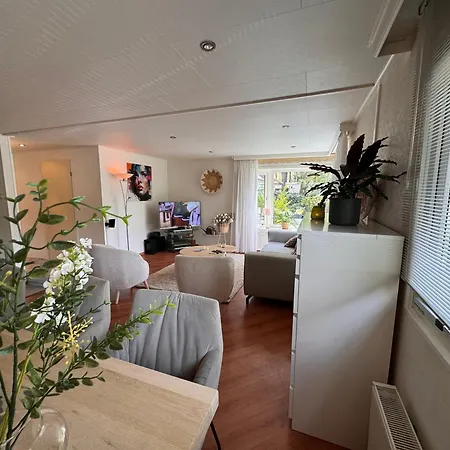 Veluwshof Holidays Luxe With Private Jacuzzi's - Swimmingpool - Tennis Court - Bowling - Supermarket And Children Entertainment * Hoenderloo