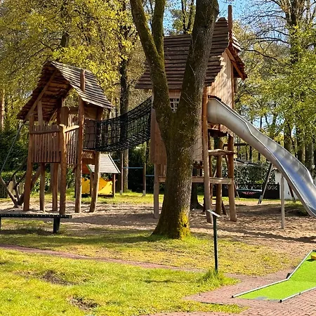 פארק נופש Veluwshof Holidays Luxe With Private Jacuzzi's - Swimmingpool - Tennis Court - Bowling - Supermarket And Children Entertainment הונדרלו