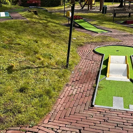 Holiday park Veluwshof Holidays Luxe With Private Jacuzzi's - Swimmingpool - Tennis Court - Bowling - Supermarket And Children Entertainment