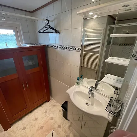 Veluwshof Holidays Luxe With Private Jacuzzi's - Swimmingpool - Tennis Court - Bowling - Supermarket And Children Entertainment Hoenderloo