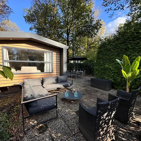Holiday park Veluwshof Holidays Luxe With Private Jacuzzi's - Swimmingpool - Tennis Court - Bowling - Supermarket And Children Entertainment Hoenderloo