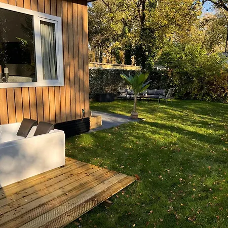 Veluwshof Holidays Luxe With Private Jacuzzi's - Swimmingpool - Tennis Court - Bowling - Supermarket And Children Entertainment