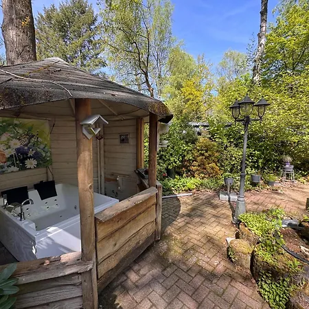 Veluwshof Holidays Luxe With Private Jacuzzi's - Swimmingpool - Tennis Court - Bowling - Supermarket And Children Entertainment Hoenderloo