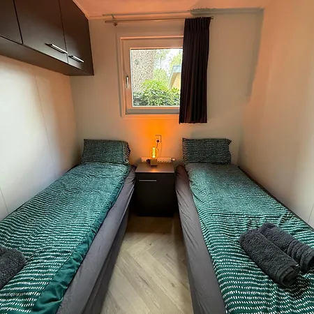 Veluwshof Holidays Luxe With Private Jacuzzi's - Swimmingpool - Tennis Court - Bowling - Supermarket And Children Entertainment פארק נופש הונדרלו