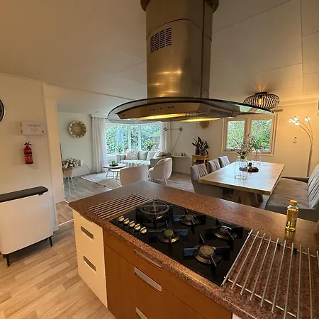 Veluwshof Holidays Luxe With Private Jacuzzi's - Swimmingpool - Tennis Court - Bowling - Supermarket And Children Entertainment Ferienpark