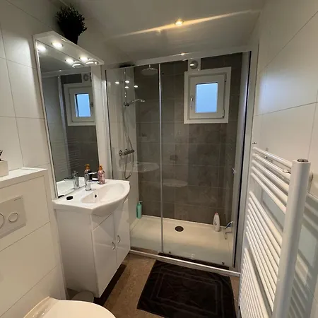 Veluwshof Holidays Luxe With Private Jacuzzi's - Swimmingpool - Tennis Court - Bowling - Supermarket And Children Entertainment Prázdninový areál