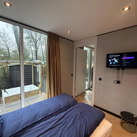 Veluwshof Holidays Luxe With Private Jacuzzi's - Swimmingpool - Tennis Court - Bowling - Supermarket And Children Entertainment Village de vacances Hoenderloo