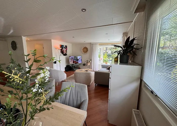 Veluwshof Holidays Luxe With Private Jacuzzi's - Swimmingpool - Tennis Court - Bowling - Supermarket And Children Entertainment * Hoenderloo