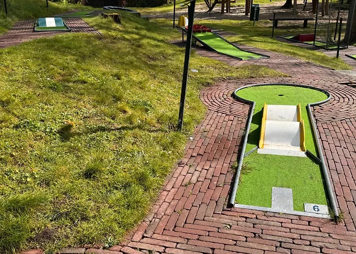 Holiday park Veluwshof Holidays Luxe With Private Jacuzzi's - Swimmingpool - Tennis Court - Bowling - Supermarket And Children Entertainment