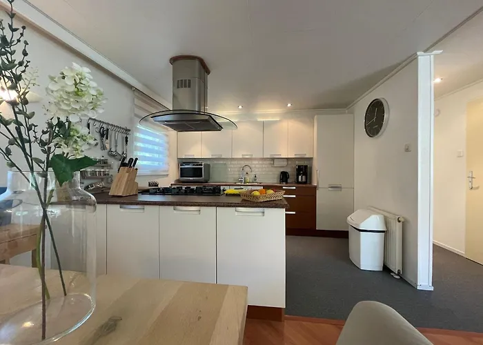 Village de vacances Veluwshof Holidays Luxe With Private Jacuzzi's - Swimmingpool - Tennis Court - Bowling - Supermarket And Children Entertainment