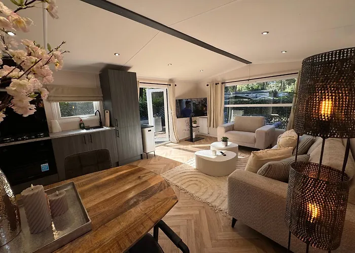 Veluwshof Holidays Luxe With Private Jacuzzi's - Swimmingpool - Tennis Court - Bowling - Supermarket And Children Entertainment *