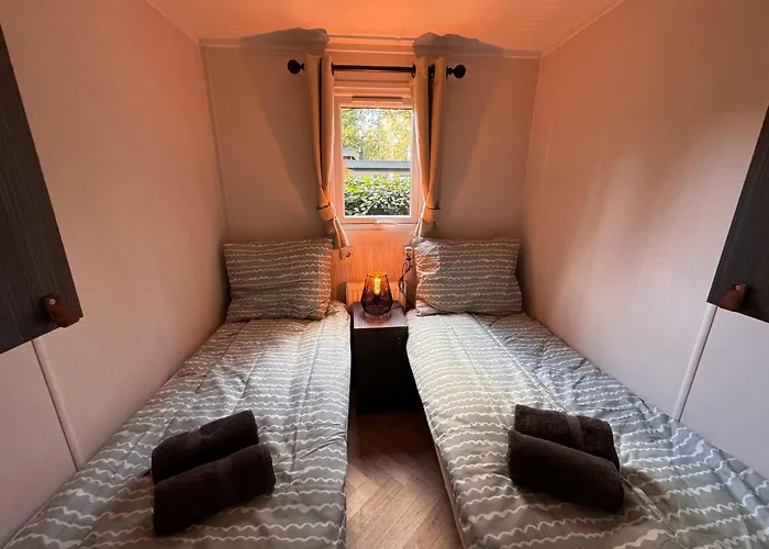 Veluwshof Holidays Luxe With Private Jacuzzi's - Swimmingpool - Tennis Court - Bowling - Supermarket And Children Entertainment Holiday park Hoenderloo