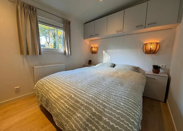 Village de vacances Veluwshof Holidays Luxe With Private Jacuzzi's - Swimmingpool - Tennis Court - Bowling - Supermarket And Children Entertainment *