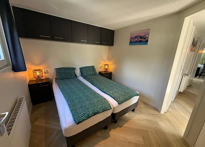 Semesterpark Veluwshof Holidays Luxe With Private Jacuzzi's - Swimmingpool - Tennis Court - Bowling - Supermarket And Children Entertainment Hoenderloo