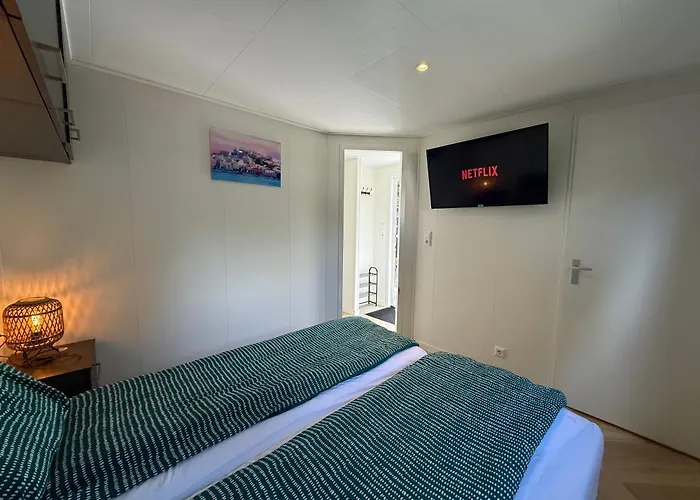 Veluwshof Holidays Luxe With Private Jacuzzi's - Swimmingpool - Tennis Court - Bowling - Supermarket And Children Entertainment Hoenderloo