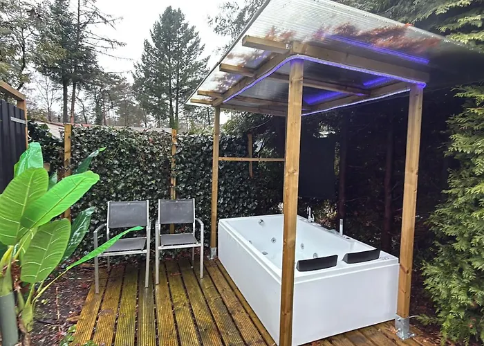 Veluwshof Holidays Luxe With Private Jacuzzi's - Swimmingpool - Tennis Court - Bowling - Supermarket And Children Entertainment Village de vacances Hoenderloo