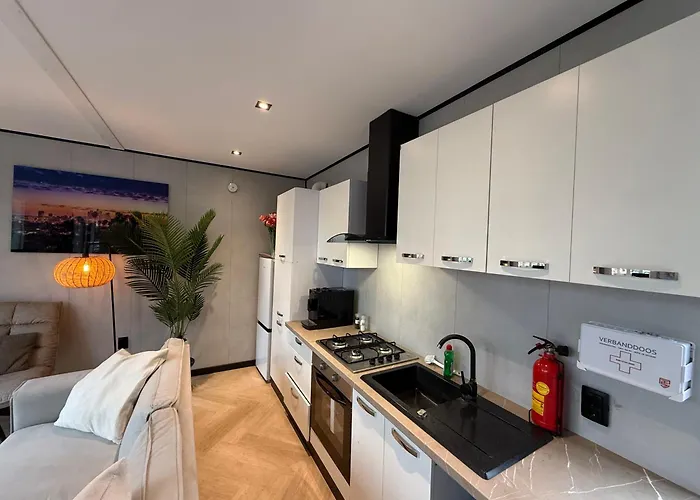 Village de vacances Veluwshof Holidays Luxe With Private Jacuzzi's - Swimmingpool - Tennis Court - Bowling - Supermarket And Children Entertainment *