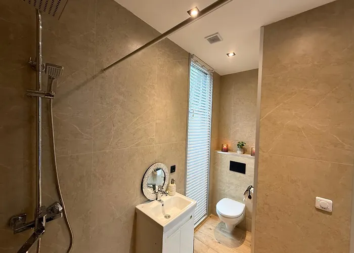 Village de vacances Veluwshof Holidays Luxe With Private Jacuzzi's - Swimmingpool - Tennis Court - Bowling - Supermarket And Children Entertainment *