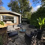 Holiday park Veluwshof Holidays Luxe With Private Jacuzzi's - Swimmingpool - Tennis Court - Bowling - Supermarket And Children Entertainment Hoenderloo