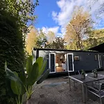 Veluwshof Holidays Luxe With Private Jacuzzi's - Swimmingpool - Tennis Court - Bowling - Supermarket And Children Entertainment Holiday park Hoenderloo