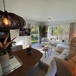 Holiday park Veluwshof Holidays Luxe With Private Jacuzzi's - Swimmingpool - Tennis Court - Bowling - Supermarket And Children Entertainment Hoenderloo