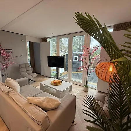 Veluwshof Holidays Luxe With Private Jacuzzi's - Swimmingpool - Tennis Court - Bowling - Supermarket And Children Entertainment Hoenderloo