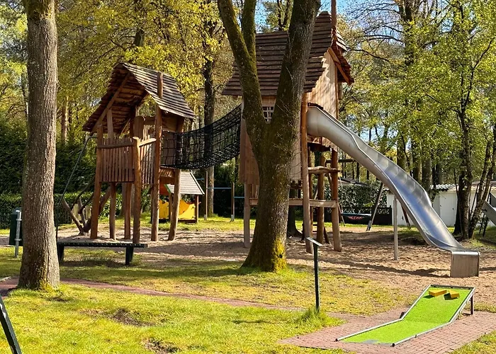 פארק נופש Veluwshof Holidays Luxe With Private Jacuzzi's - Swimmingpool - Tennis Court - Bowling - Supermarket And Children Entertainment הונדרלו