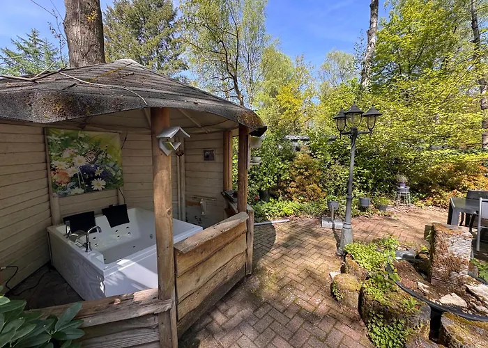 Veluwshof Holidays Luxe With Private Jacuzzi's - Swimmingpool - Tennis Court - Bowling - Supermarket And Children Entertainment Hoenderloo